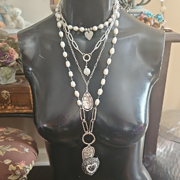 Elegant Silver and White Layered Necklace - Picture 1 of 11